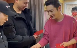 Nhận nhiều chỉ trích hậu ly hôn Angelababy, Huỳnh Hiểu Minh lại có hành động này vào đầu năm mới khiến netizen thán phục