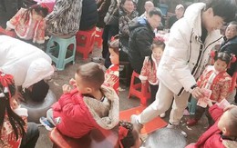 Chàng trai 18 tuổi quỳ bái 'chú' 3 tuổi, tập tục lỗi thời ngày đầu năm mới bị dư luận 'ném đá' dữ dội