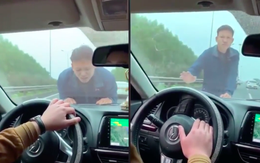 Người đàn ông lao ra giữa cao tốc chặn đầu ô tô, biểu hiện khiến người trên xe hoảng sợ