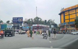 Xe máy bị cuốn vào gầm ô tô ở Lào Cai, 1 phụ nữ tử vong