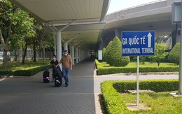Ga quốc sân bay Tân Sơn Nhất tế đìu hiu ngày đầu đón du khách