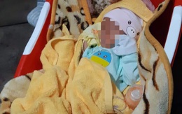 Quảng Bình: Bé trai 1 tuần tuổi bị bỏ rơi trước cổng nhà dân 