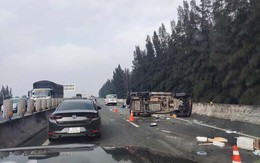 Xe chở Phó chủ tịch TP.HCM gặp tai nạn trên cao tốc