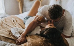 Chồng đi nước ngoài về, bày trò... "50 sắc thái"