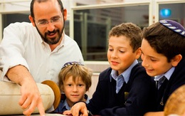 Người Do Thái dạy con bằng 7 quy tắc quý hơn vàng để tạo nên những tinh hoa của nhân loại