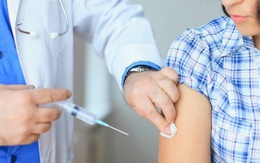 Bị vợ bắt quả tang ngoại tình ngay tại nơi tiêm chủng vaccine Covid-19