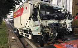 Xe đông lạnh đâm đuôi container, tài xế gục chết trong cabin biến dạng