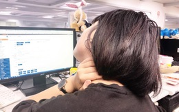 5 triệu chứng dễ bị bỏ qua của bệnh thoái hóa đốt sống cổ thường gặp ở dân văn phòng, bác sĩ hướng dẫn 4 động tác đơn giản để phòng ngừa