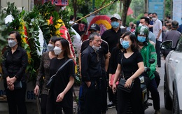 Nhiều người xếp hàng chia buồn với gia đình 5 nạn nhân vụ cháy tại Hà Nội