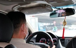 Tài xế taxi nghỉ việc hàng loạt