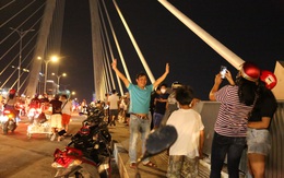 Hàng trăm người dân hào hứng "check in" tại cầu Thủ Thiêm 2