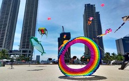 Bãi biển Đà Nẵng rực rỡ sắc màu lễ hội diều, du khách đổ xô check-in