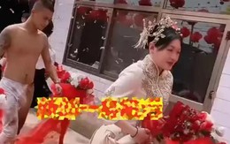 Chú rể bị bạn thân 'chơi khăm' xuất hiện trong bộ dạng ai cũng ngán ngẩm