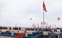 Chủ tịch nước Nguyễn Xuân Phúc dự Lễ thượng cờ “Thống nhất non sông” 