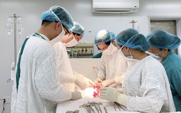 Thầy thuốc hiến máu cứu sản phụ băng huyết do tự ý phá thai
