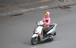 Những trang phục chống nắng kín mít cực kỳ nguy hiểm của nhiều chị em khi tham gia giao thông