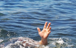 2 chị em đi chăn bò chết đuối dưới suối