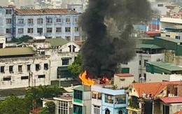 Nhà 5 tầng ở Hà Nội cháy đỏ rực, cột khói bốc cao hàng chục mét