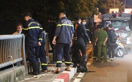 Thanh niên ở TP.HCM nhảy xuống rạch nước tự tử, cô gái gào khóc kêu cứu