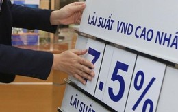 Lãi suất vượt đỉnh 7,5%, cuộc đua hút tiền trăm tỷ