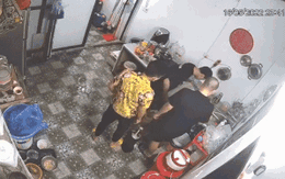 Bê cả can rượu 20 lít đổ ra nướng mực, 3 thanh niên nhận bài học nhớ đời