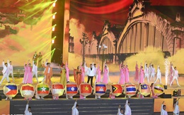 Bế mạc SEA Games 31: Lời chào nồng ấm tỏa sáng tinh thần Việt