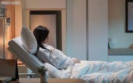 Người phụ nữ đột nhiên ngứa và tiết dịch trắng ở mắt, bác sĩ gắp ra rất nhiều sinh vật bò lồm ngồm chỉ vì sai lầm khi trang điểm nhiều chị em mắc phải