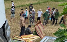 Xe cẩu vướng vào dây điện, một người tử vong