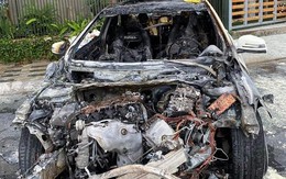 Xe Mercedes đâm vào gốc cây rồi bốc cháy ven hồ Tây