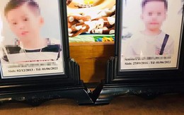 Mẹ đau đớn phát hiện 2 con trai chết đuối thương tâm sau nhà