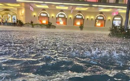 Hình ảnh "Hà Nội lạ lẫm" giữa mênh mông nước sau cơn mưa lớn 