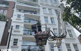 Giải cứu 2 du khách nước ngoài trong vụ cháy khách sạn trên phố cổ