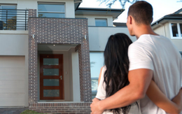 Có 2 tỷ nên mua chung cư hay gửi tiết kiệm lấy lãi rồi thuê nhà?