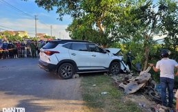 Bố mẹ tử vong, con trọng thương sau cú va chạm với ô tô