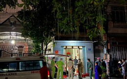 Người đàn ông tử vong do điện giật nghi vừa sạc pin vừa bấm điện thoại