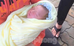 Bé sơ sinh bị bỏ rơi bên tường rào công ty