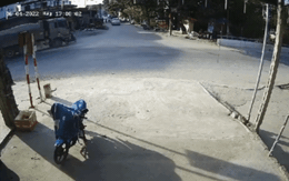Kinh hoàng cảnh người phụ nữ bị xe tải cuốn vào gầm đẩy đi hàng chục mét