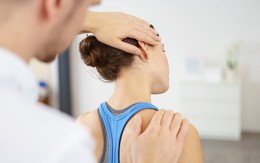 Mỗi ngày làm 5 việc này sẽ khiến đốt sống cổ bị thoái hóa