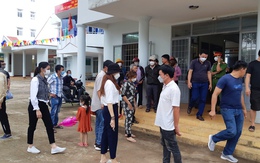 Cán bộ làm giấy khai tử cho cháu bé còn sống, xin… rút kinh nghiệm