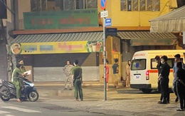 Người đàn ông rơi từ chung cư mini ở TP.HCM xuống đất