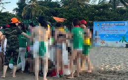 Xử phạt hành chính đơn vị tổ chức cho nhóm người có hành vi phản cảm trên bãi biển Cửa Lò

