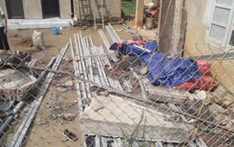 Sang hàng xóm chơi bị tường đổ đè tử vong