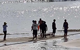 Tìm thấy thi thể bé trai 10 tuổi mất tích khi tắm biển Thiên Cầm