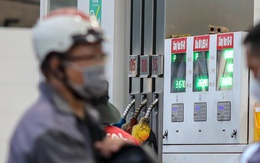 Giá xăng giảm tiếp 470 đồng/lít