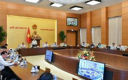 Vợ cầm thẻ ATM của chồng có phải là bạo lực gia đình?