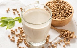 Sữa đậu nành ‘ngon - bổ - rẻ’ nhưng uống sai cách dễ gây ngộ độc, thậm chí 'rước họa vào thân'