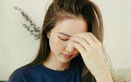Bật khóc nghẹn ngào khi cầm món quà chị gái tặng trong ngày cưới