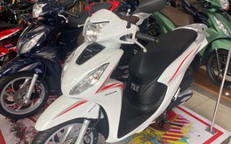 Xe máy tiếp tục giảm giá