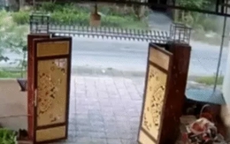 Ô tô đấu đầu xe máy trên quốc lộ, một người tử vong tại chỗ