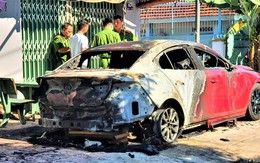 Ô tô Mazda đậu lề đường bỗng dưng bốc cháy ngùn ngụt